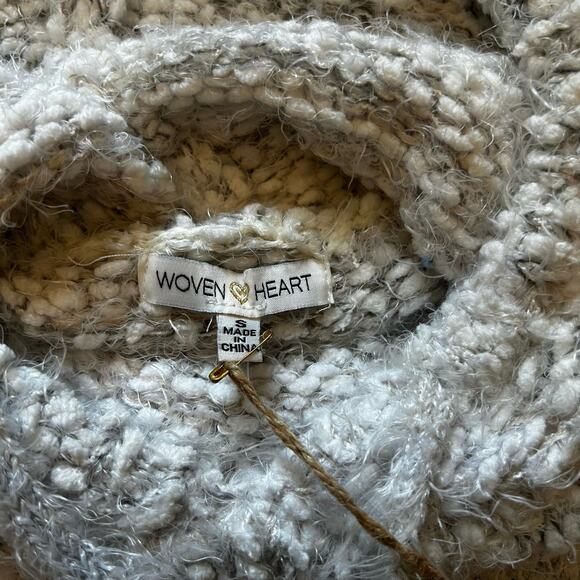 NWT Woven Heart Fuzzy Hooded Sweater White/Gray Size Small - Picture 2 of 5